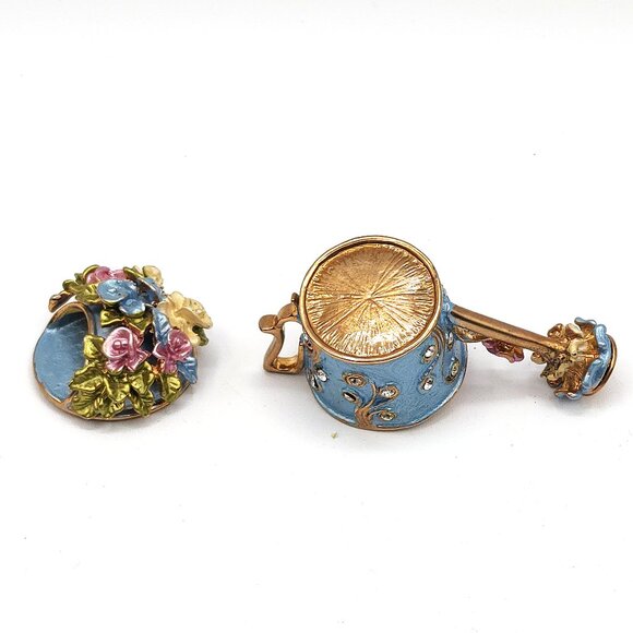Watering Can Trinket Box Vintage Unsigned Rhinestones Flowers Magnetic Closure - Picture 6 of 9
